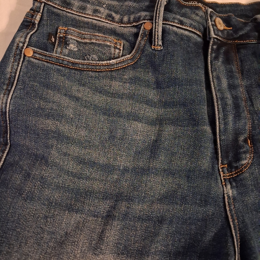 Judy Blue Medium Wash Jean Shorts - Picture 3 of 11